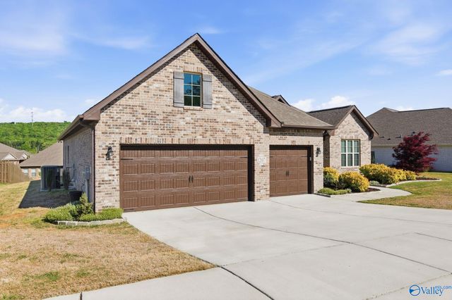 12607 Oak North Sw, Huntsville, AL 35803