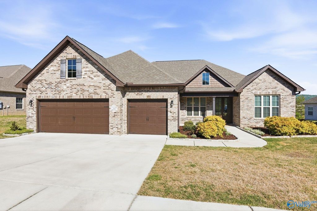 12607 Oak North Sw, Huntsville, AL 35803
