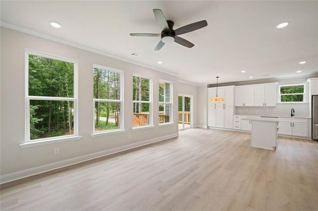 300 Timberwood Road NW, White, GA 30184