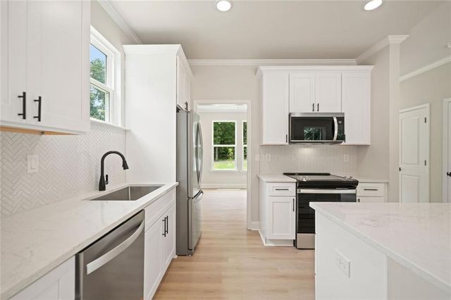 300 Timberwood Road NW, White, GA 30184