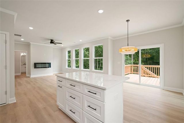 300 Timberwood Road NW, White, GA 30184
