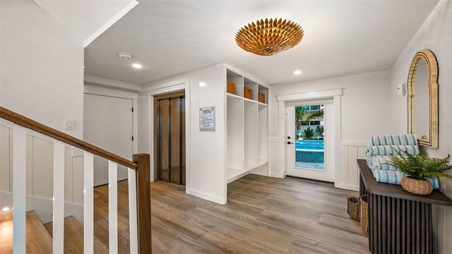 1142 WINDSONG LANE B, Sarasota, FL 34242
