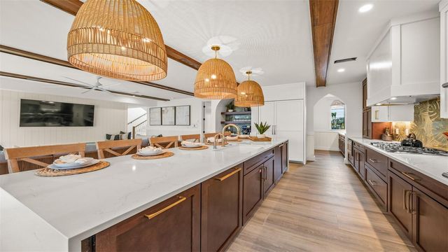 1142 WINDSONG LANE B, Sarasota, FL 34242