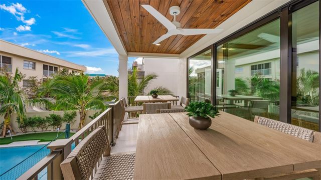1142 WINDSONG LANE B, Sarasota, FL 34242