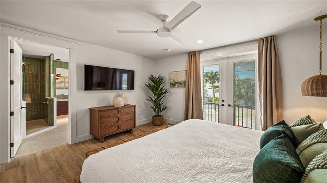 1142 WINDSONG LANE B, Sarasota, FL 34242