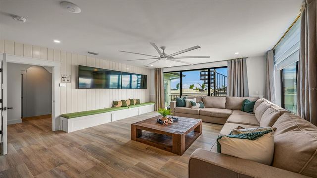 1142 WINDSONG LANE B, Sarasota, FL 34242