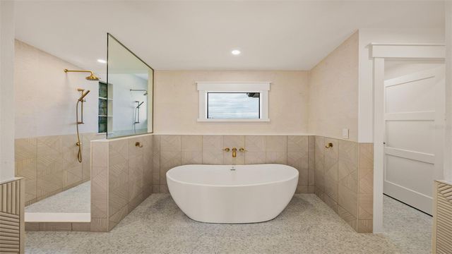 1142 WINDSONG LANE B, Sarasota, FL 34242