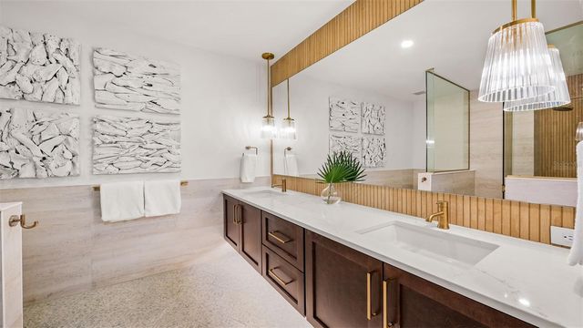 1142 WINDSONG LANE B, Sarasota, FL 34242