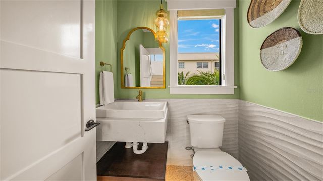 1142 WINDSONG LANE B, Sarasota, FL 34242