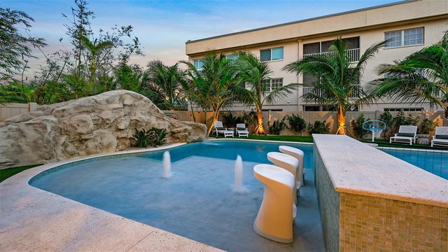 1142 WINDSONG LANE B, Sarasota, FL 34242