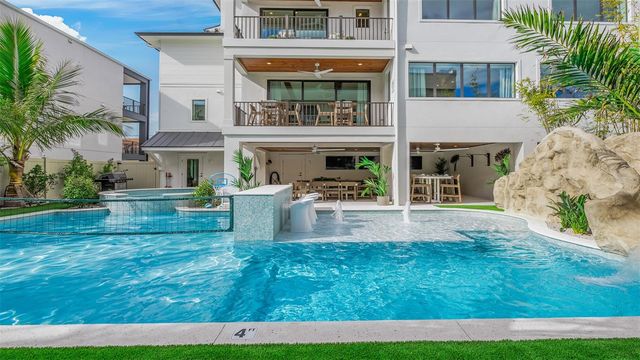 1142 WINDSONG LANE B, Sarasota, FL 34242