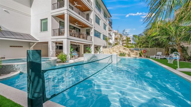 1142 WINDSONG LANE B, Sarasota, FL 34242