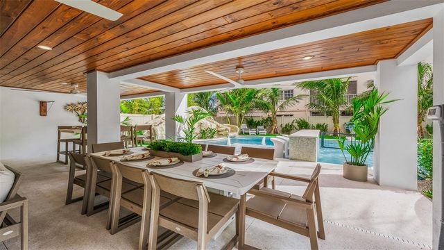 1142 WINDSONG LANE B, Sarasota, FL 34242