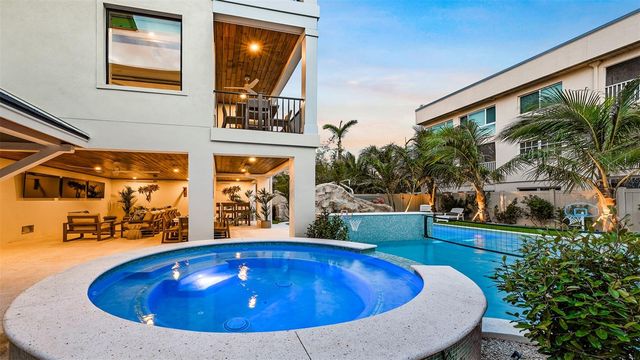 1142 WINDSONG LANE B, Sarasota, FL 34242
