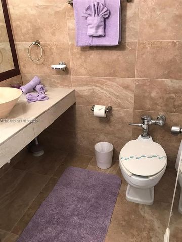 26 Diplomat Parkway 2215, Hallandale Beach, FL 33009