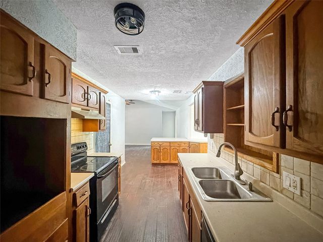 1413 Bay Ridge Boulevard, Bay City, TX 77414