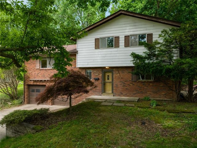 285 Tara Dr, Pleasant Hills, PA 15236