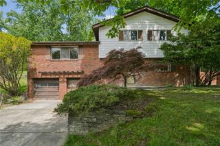 285 Tara Dr, Pleasant Hills, PA 15236