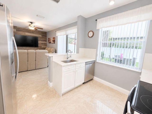6937 Turtle Bay Terrace, Lake Worth, FL 33463