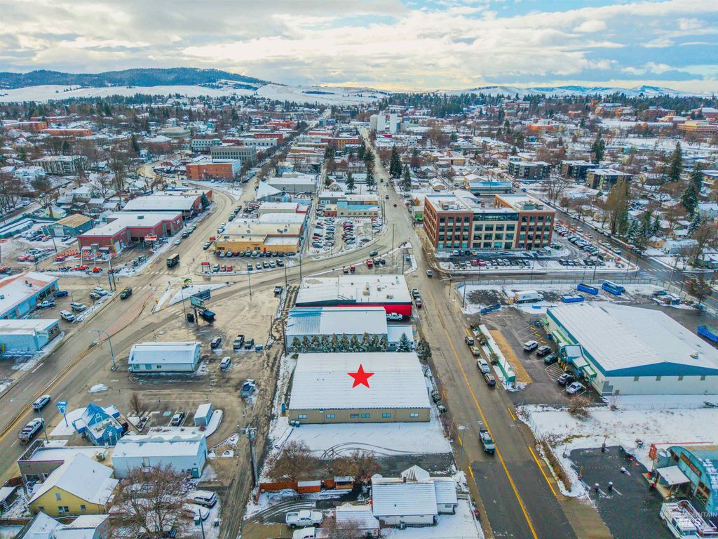 324 North Jackson St, Moscow, ID 83843 photo 2