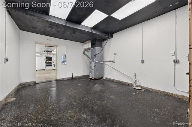26734 Michigan Avenue, Inkster, MI 48141