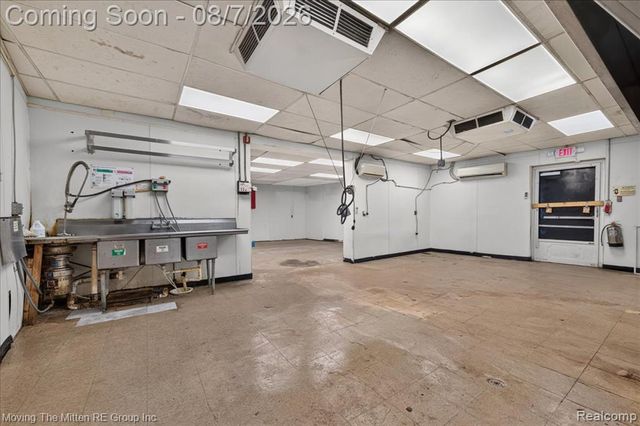 26734 Michigan Avenue, Inkster, MI 48141