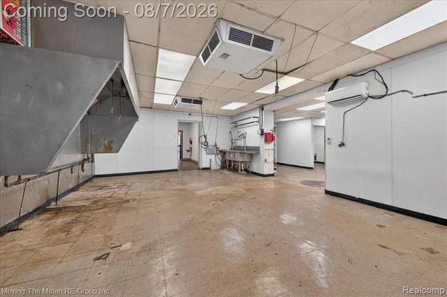 26734 Michigan Avenue, Inkster, MI 48141