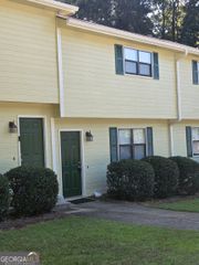 8492 Pineland Drive, Jonesboro, GA 30238