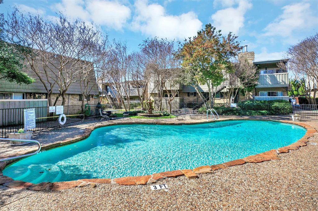 7705 Meadow Park Drive 209, Dallas, TX 75230