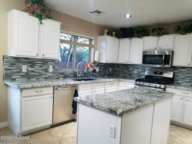 2148 E Rio Vistoso Lane, Oro Valley, AZ 85755