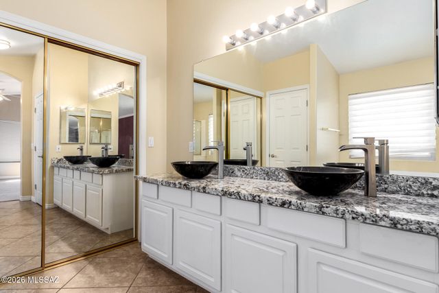 2148 E Rio Vistoso Lane, Oro Valley, AZ 85755