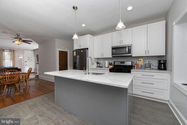 8 WYNNEWOOD AVE, Collingswood, NJ 08108