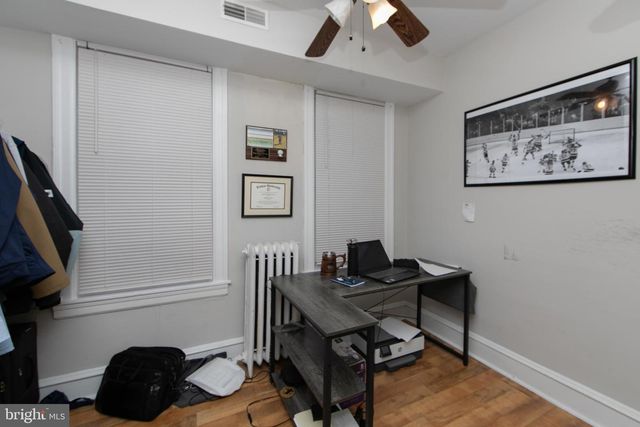 8 WYNNEWOOD AVE, Collingswood, NJ 08108