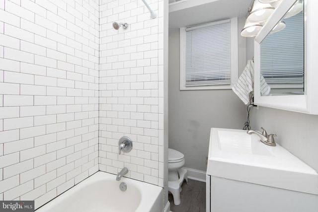 8 WYNNEWOOD AVE, Collingswood, NJ 08108