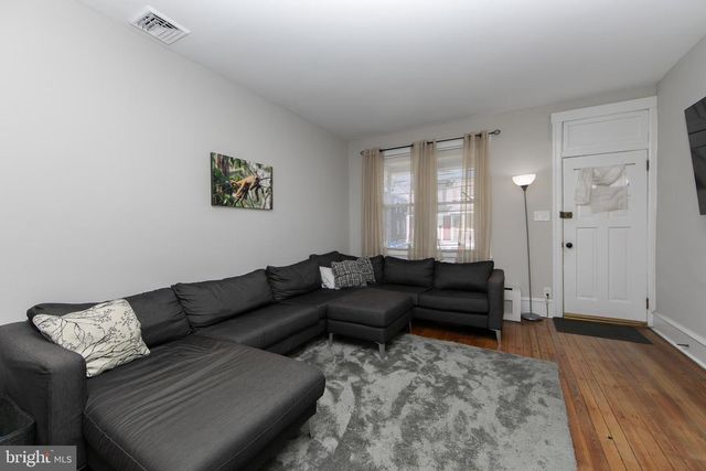 8 WYNNEWOOD AVE, Collingswood, NJ 08108