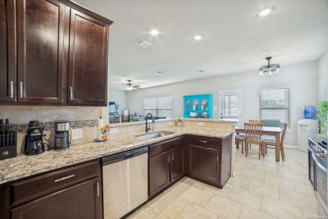 132 HUNTERS RNCH W, San Antonio, TX 78253