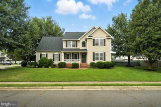 2 SUNSET RIDGE LN, Fredericksburg, VA 22405
