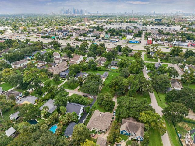 327 W 31st Street, Houston, TX 77018