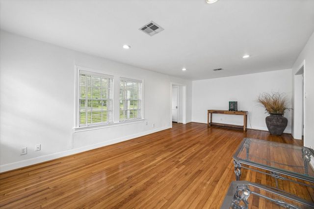 327 W 31st Street, Houston, TX 77018