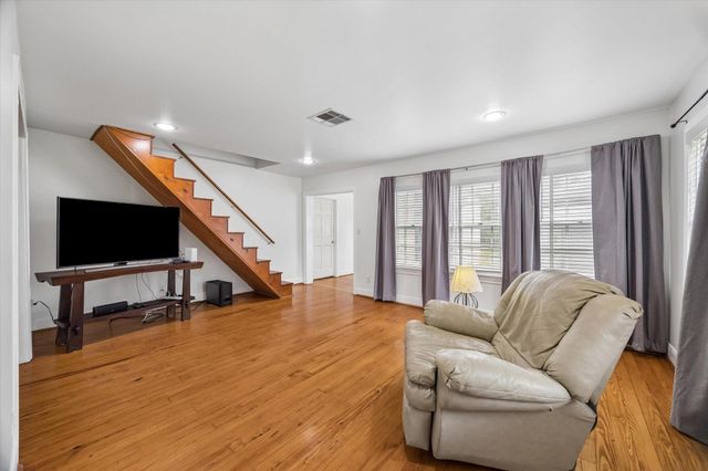 327 W 31st Street, Houston, TX 77018