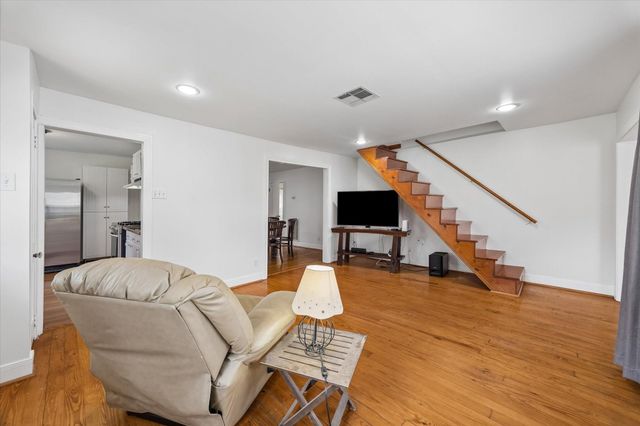 327 W 31st Street, Houston, TX 77018