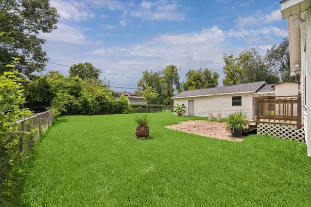 327 W 31st Street, Houston, TX 77018