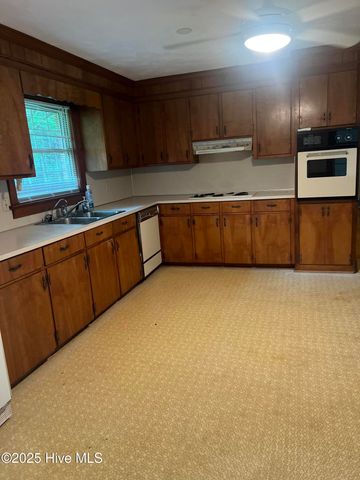 210 Prince Road, Greenville, NC 27858