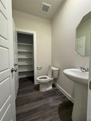 18731 Frost Ridge Drive, Crosby, TX 77532