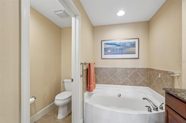 808 3RD AVENUE W 809, Bradenton, FL 34205