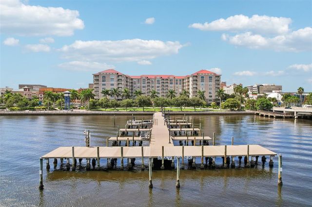 808 3RD AVENUE W 809, Bradenton, FL 34205
