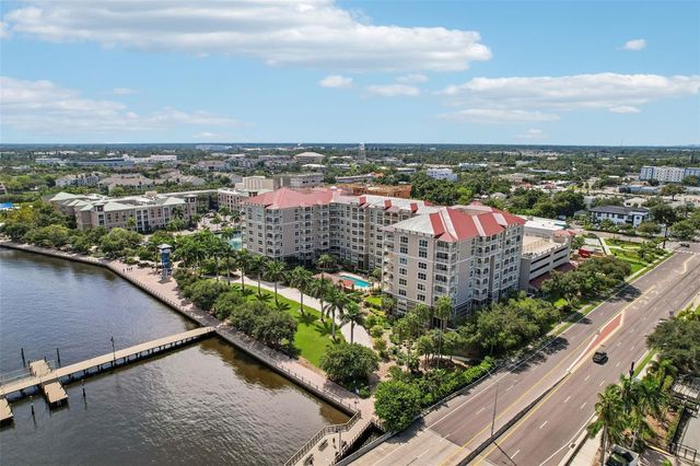808 3RD AVENUE W 809, Bradenton, FL 34205