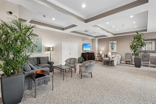 808 3RD AVENUE W 809, Bradenton, FL 34205
