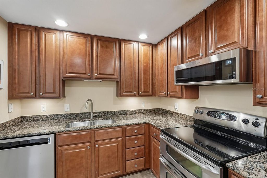 808 3RD AVENUE W 809, BRADENTON, FL 34205 — photo 5