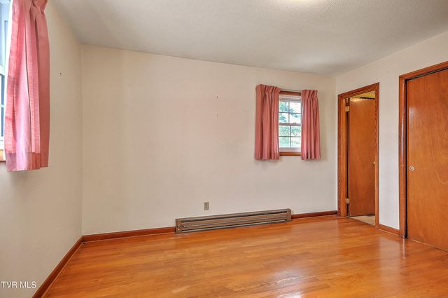 2402 Circleview Drive, Johnson City, TN 37604